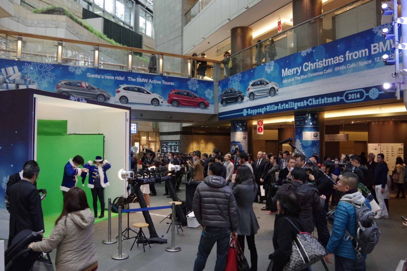 東京・六本木ヒルズカフェ/スペースに期間限定オープンする「The Blue Christmas Cafe by BMW」