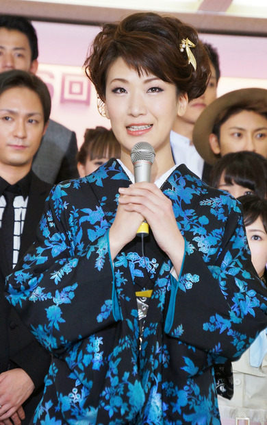 市川 由紀乃