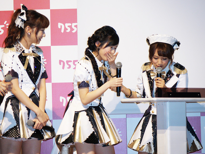 高橋みなみ、渡辺麻友、柏木由紀、小嶋陽菜