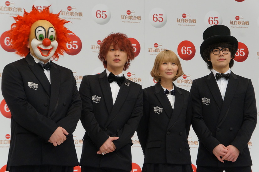 SEKAI NO OWARI（DJ LOVEは写真左端）