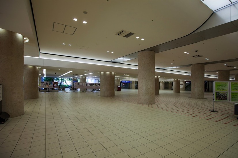 金沢駅東広場（もてなしドーム地下部）