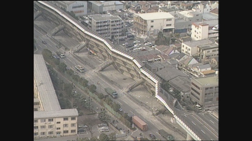 震災時の高速道路倒壊