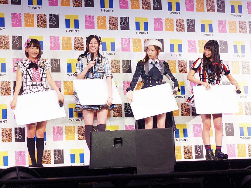 （左から）宮脇咲良、松井珠理奈、島崎遥香、白間美瑠