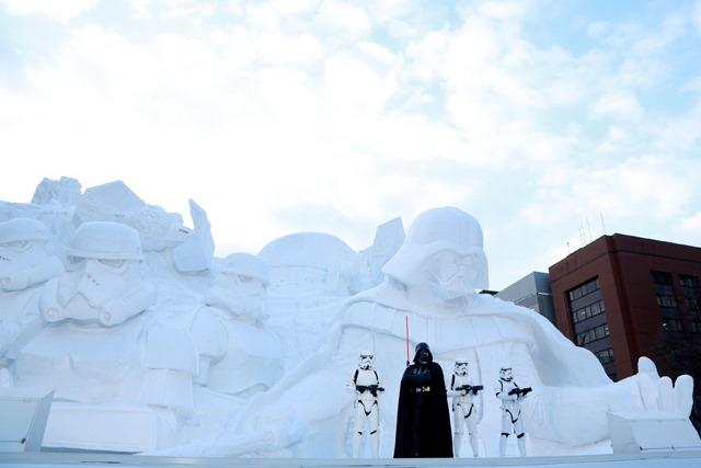 「雪のスター・ウォーズ」大雪像