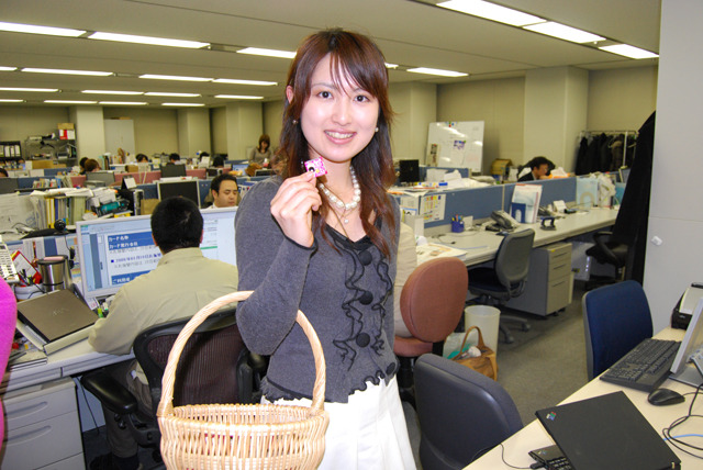 笑顔がステキな岡本あずささん。今後の活動に期待！
