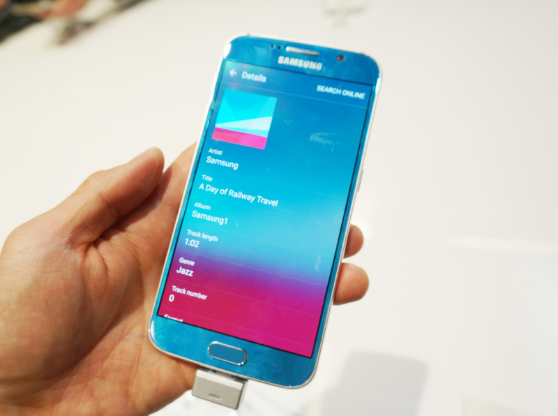 プレーンなデザインに変更されたUI