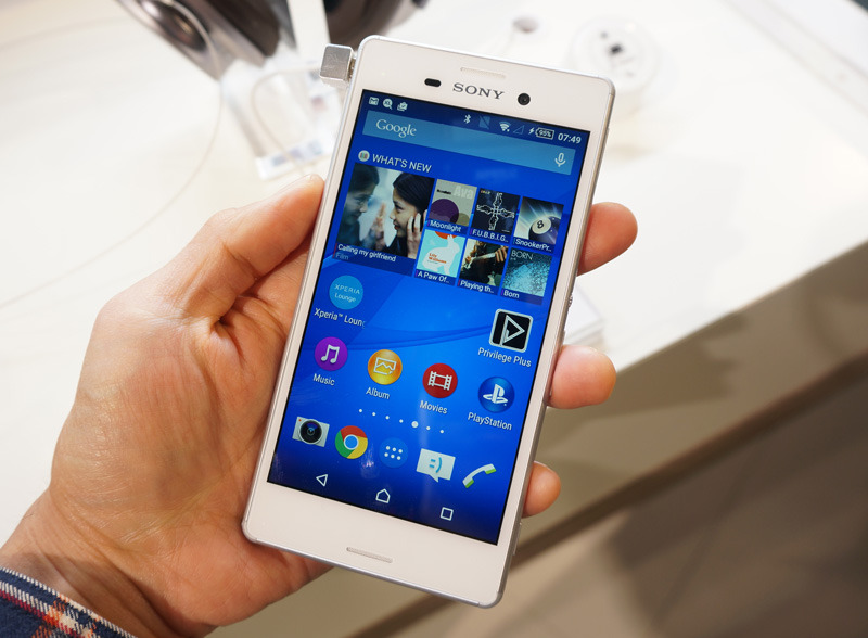 壇上でよりいっそうハイライトされた製品はミドルレンジのスマートフォン「Xperia M4 Aqua」だった