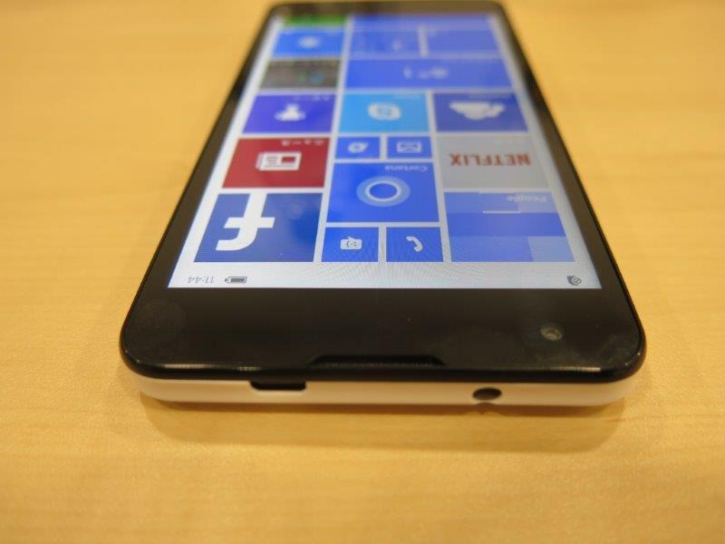 開発中のWindows Phoneの試作機