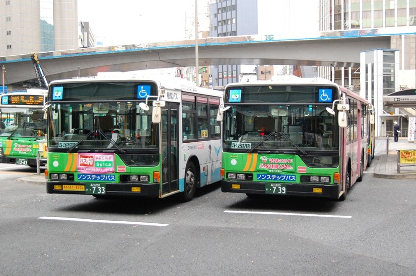 バスや路面電車など、公共交通機関の安全運行を管理したり、万が一の時に備えた防犯対策としての利用が想定される「AXIS P3905-RE」（画像はイメージ）