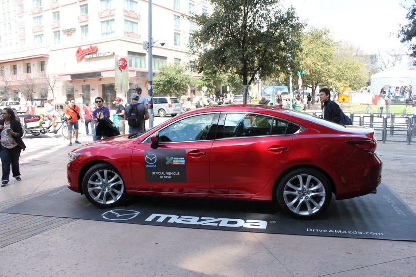 Mazda3の実車を展示