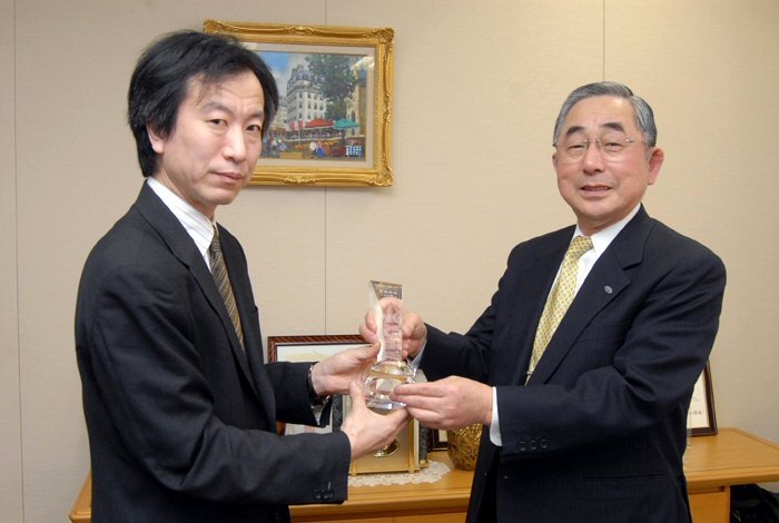 総合部門インフラストラクチャアワードの西日本最優秀賞、インフラストラクチャアワードの部門賞、サポート、コストパフォーマンス、信頼性、スピード部門でトップ。ベストサービスアワードの部門賞ではサポート部門で2位、メールサービス部門で3位となった