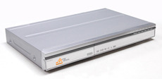 　ノバックは、DivX再生対応のDVD/HDDカセットプレーヤー「Mpeg HD Gate」を9月下旬に発売する。実売予想価格は24,800円前後。