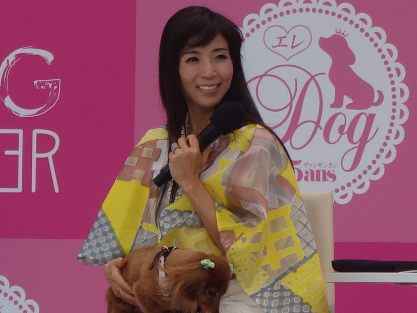 「エレdogショー」に登場した川島なお美