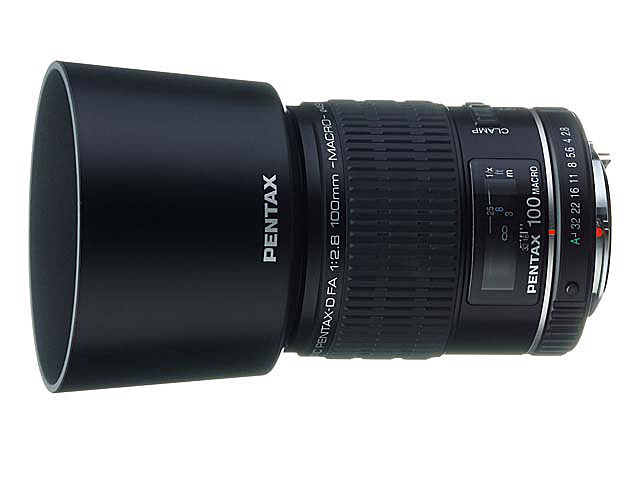 　ペンタックスは、デジタルカメラ撮影に最適化したマクロレンズ「smc PENTAX-D FA マクロ100mmF2.8」「同 50mmF2.8」の2機種を10月下旬に発売する。