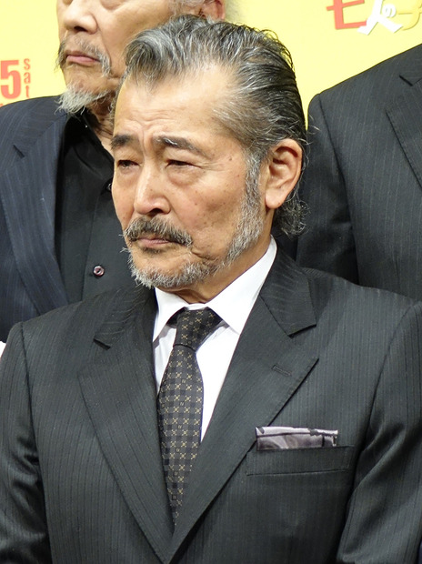 主演の藤竜也