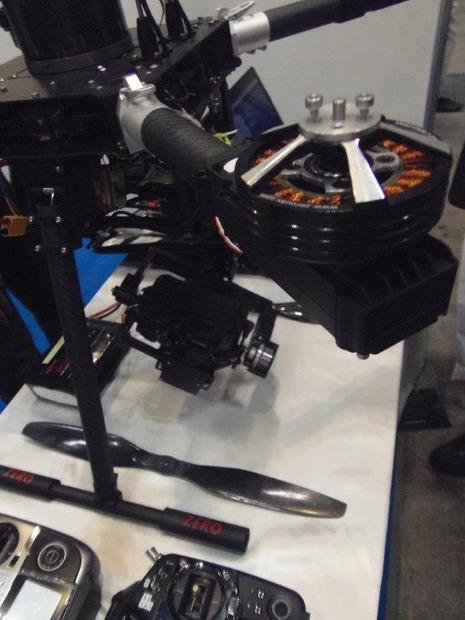 地形撮影に活用、折り畳み可能なZero社の高性能クアッドコプター……国際ドローン展