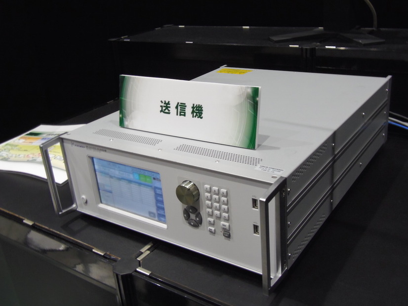 8K映像データ送信器。まずは、渋谷のNHK放送センターに映像データをアップ