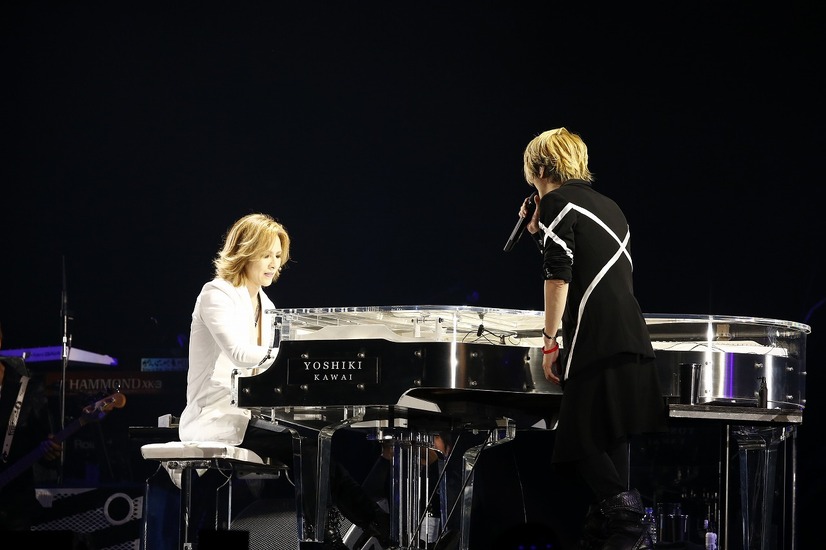 GLAY20周年ライブにサプライズ出演したYOSHIKIとGLAYメンバー