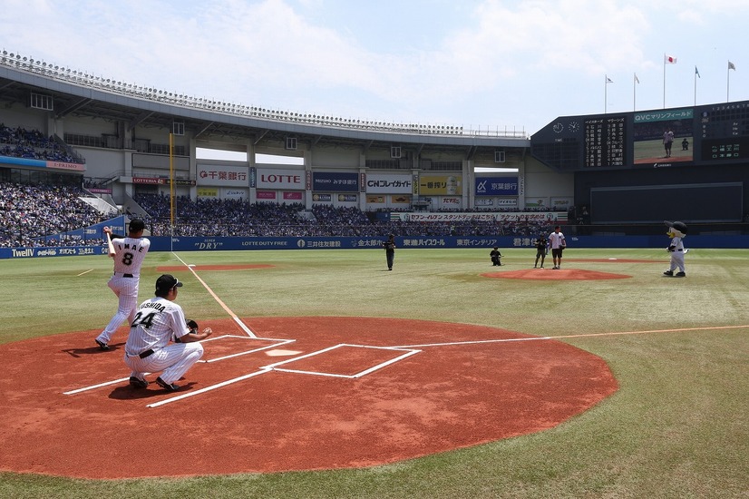 迎え撃つ今江内野手