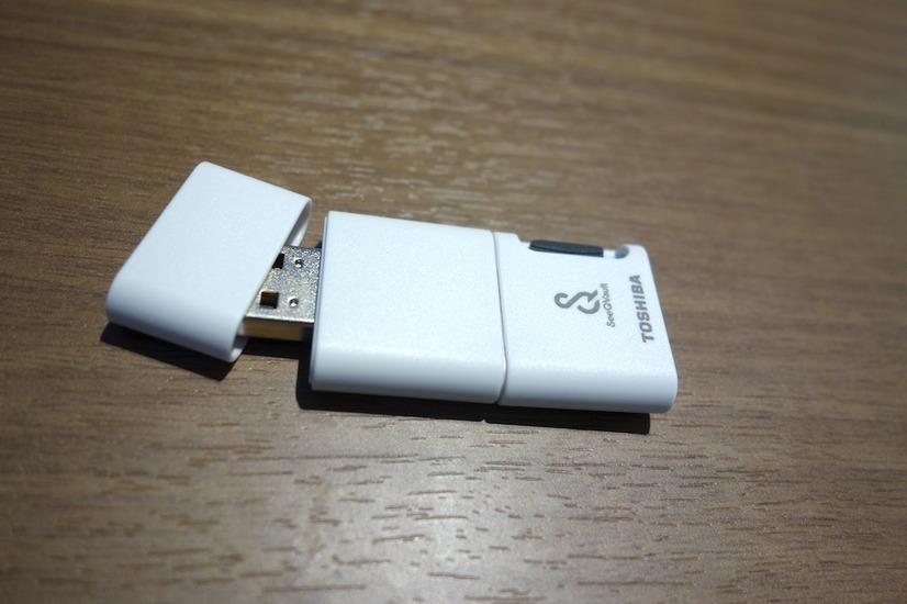 microUSB端子を装備