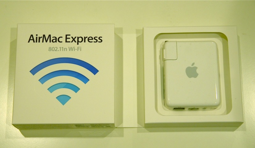 AirMac Expressの製品パッケージ