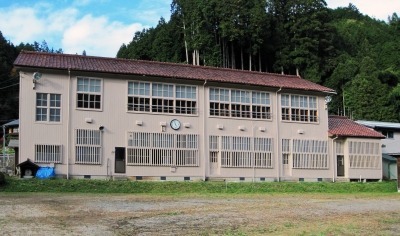 廃校を利用した足助仕込蔵
