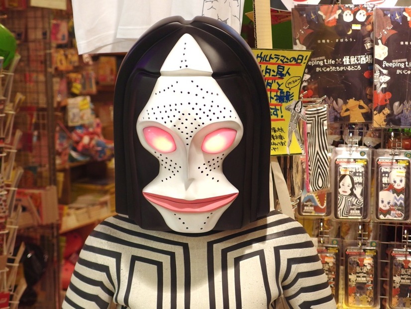 怪獣の日 設立を バルタン星人とダダが渋谷で呼びかけ 12枚目の写真 画像 Rbb Today