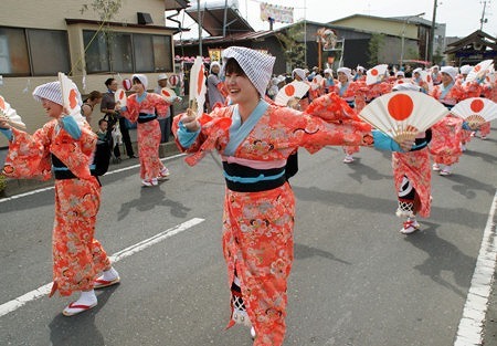 『六本木ヒルズ盆踊り2015』で披露される寺崎はねこ踊り　※画像は過去開催のもの