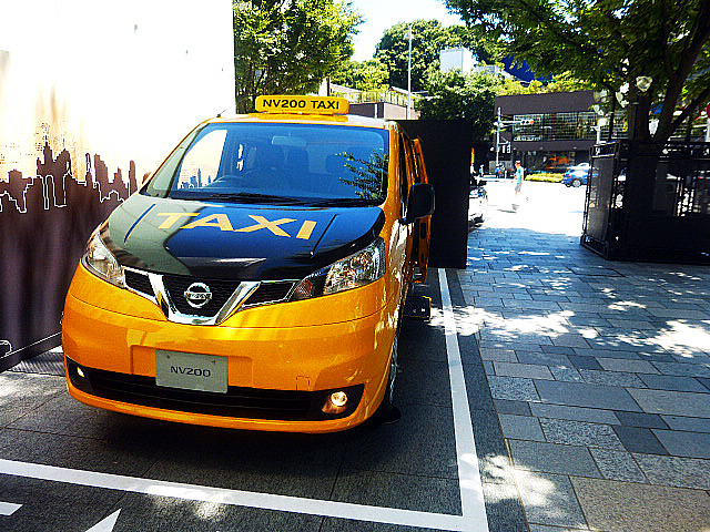 「テレビ朝日・六本木ヒルズ夏祭りSUMMERSTATION」の日産『NV200タクシー』エリア