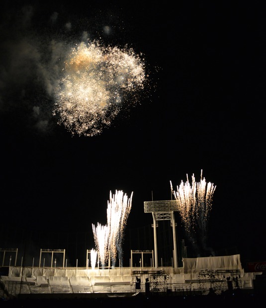 神宮外苑花火大会【写真：竹内みちまろ】