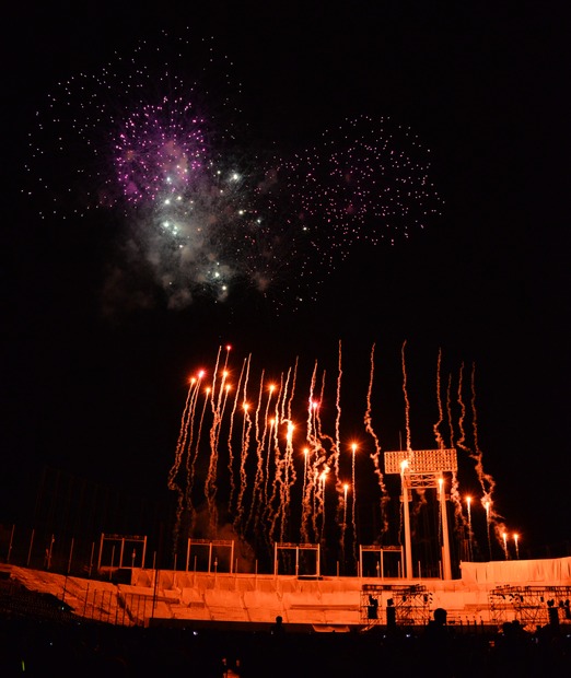 神宮外苑花火大会【写真：竹内みちまろ】