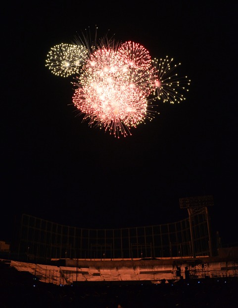 神宮外苑花火大会【写真：竹内みちまろ】