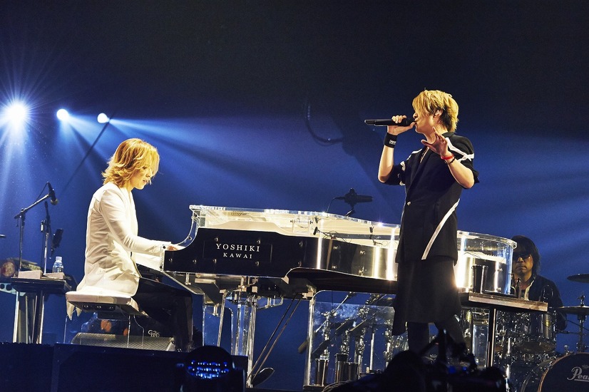 YOSHIKIとTERU（写真は2015年5月31日GLAY20周年ライブのときのもの）