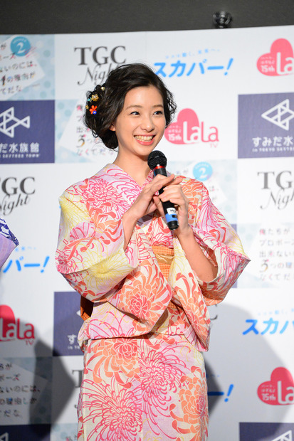 足立梨花【写真：竹内みちまろ】