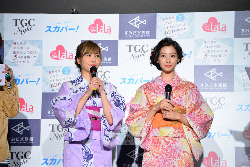 足立梨花、大島麻衣【写真：竹内みちまろ】