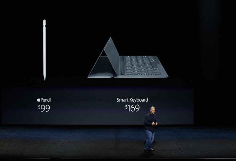 　米Appleは日本時間10日未明、サンフランシスコにてスペシャルイベントを開催。新色のローズゴールドが加わり、「3D Touch」を採用した「iPhone 6s/6s Plus」、12.9インチの液晶画面を搭載した「iPad Pro」、タッチ操作＆Siriで検索できる新型「Apple TV」、Apple Watchの新OS「watchOS 2」が16日に配信されることを発表した。(C) Getty Images