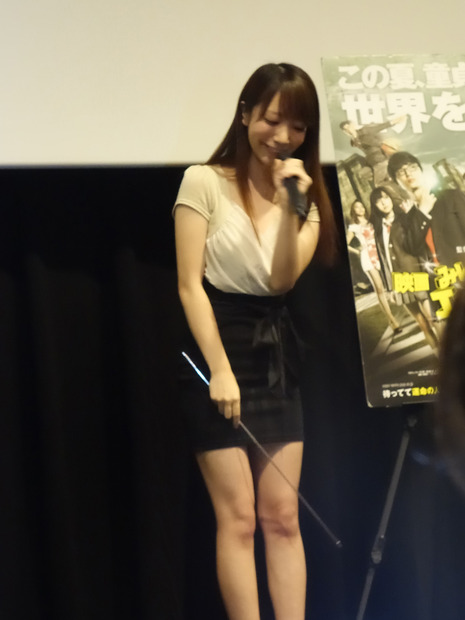 エロ化していく衣装が見どころ!?　「映画 みんな！エスパーだよ！」舞台挨拶