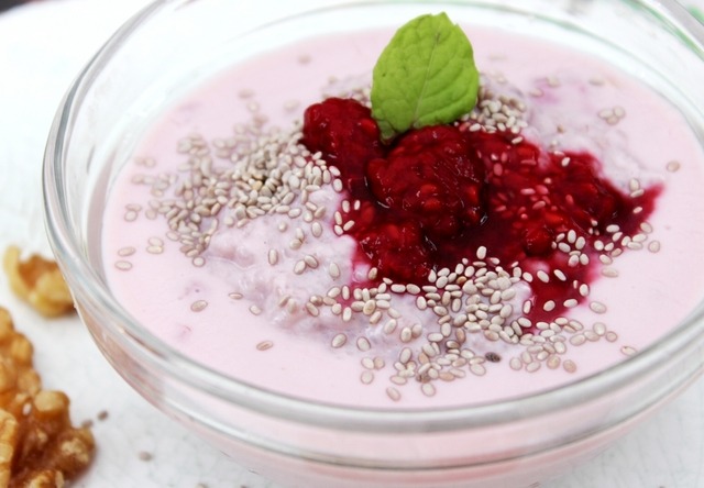 チアシードメニュー「SOY BEAN YOGURT WITH CHIA SEEDS＆FRUITS」