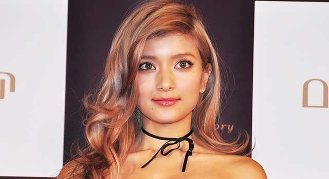 ローラ