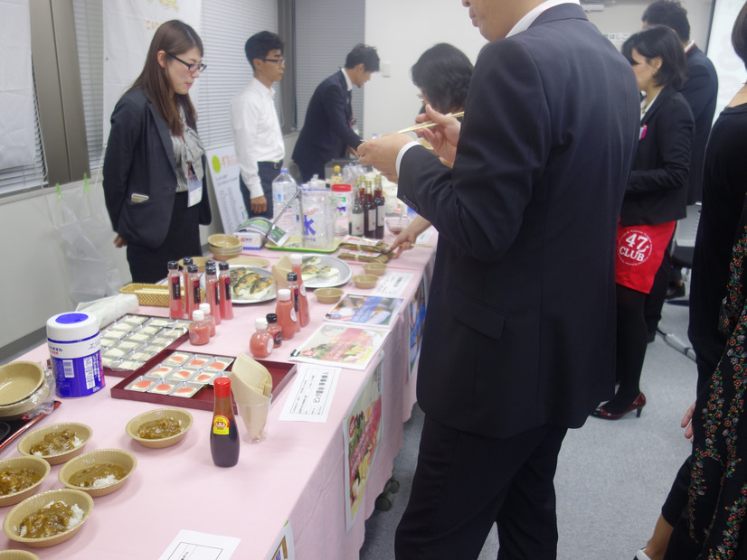 試食会風景