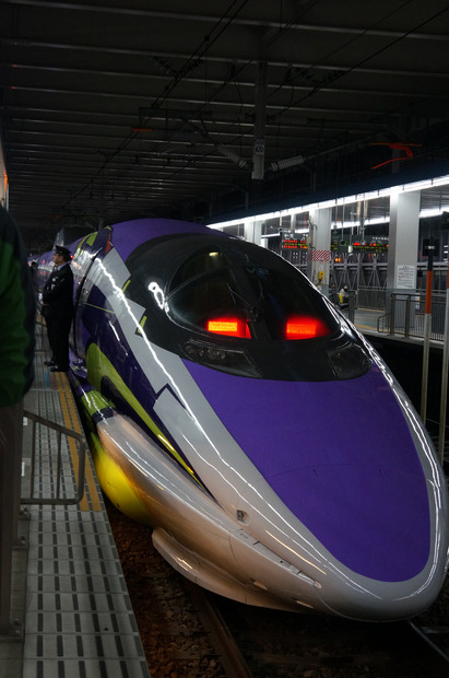 こだま新幹線「500 TYPE EVA」。博多―新大阪間を運行する。