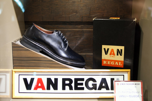 VAN×REGALのアーカイブコレクションを展示