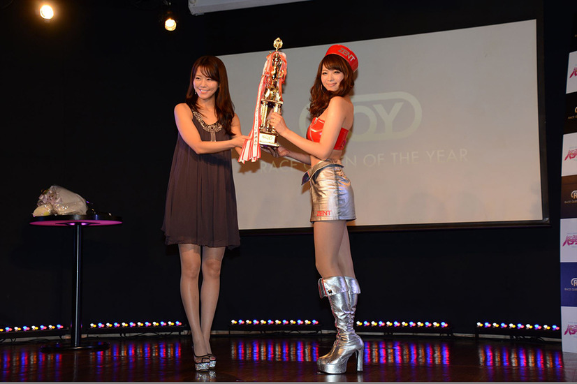 「レースクイーン・オブ・ザ・イヤー 14－15」の早瀬あや【写真：鶴見菜美子】