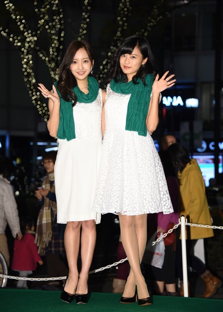 板野友美、小島瑠璃子【写真：竹内みちまろ】