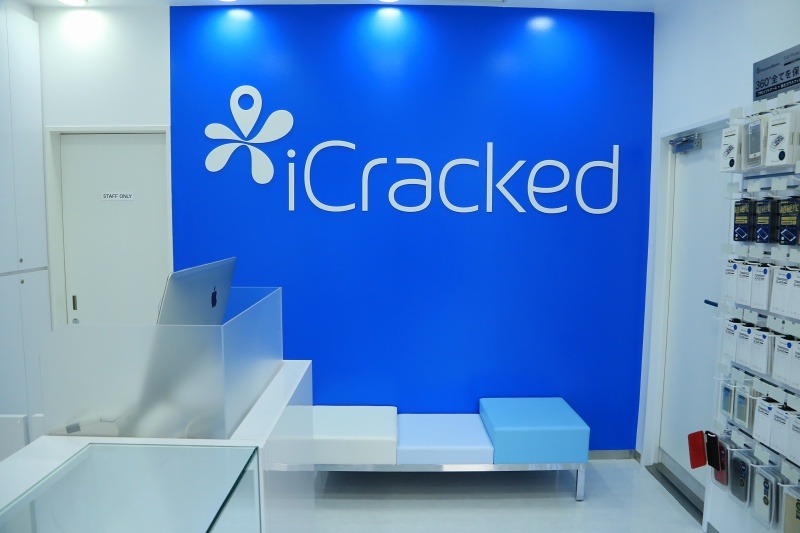 「iCracked渋谷店」1階の様子