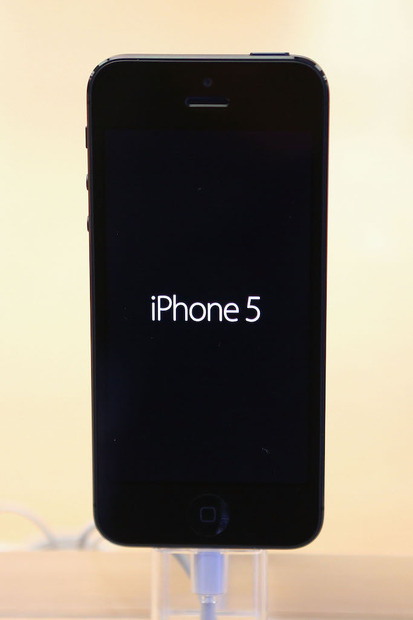 2012年に発売されたiPhone 5 (C)Getty Images