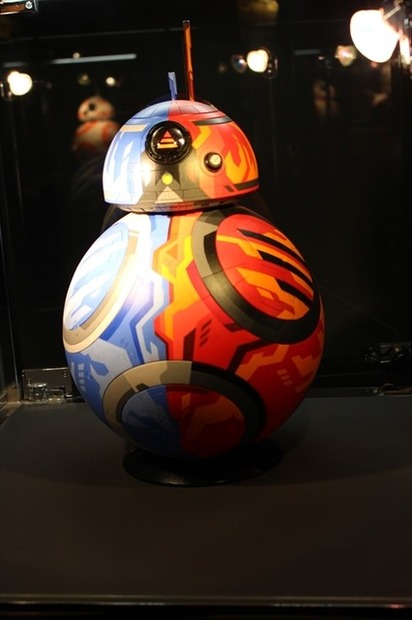 「スター・ウォーズの世界」　等身大BB-8も、個性あふれるプロジェクトが並ぶ展覧会