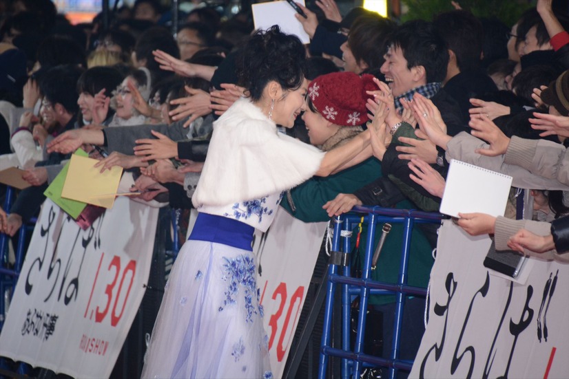 浅野温子【写真：鶴見菜美子】