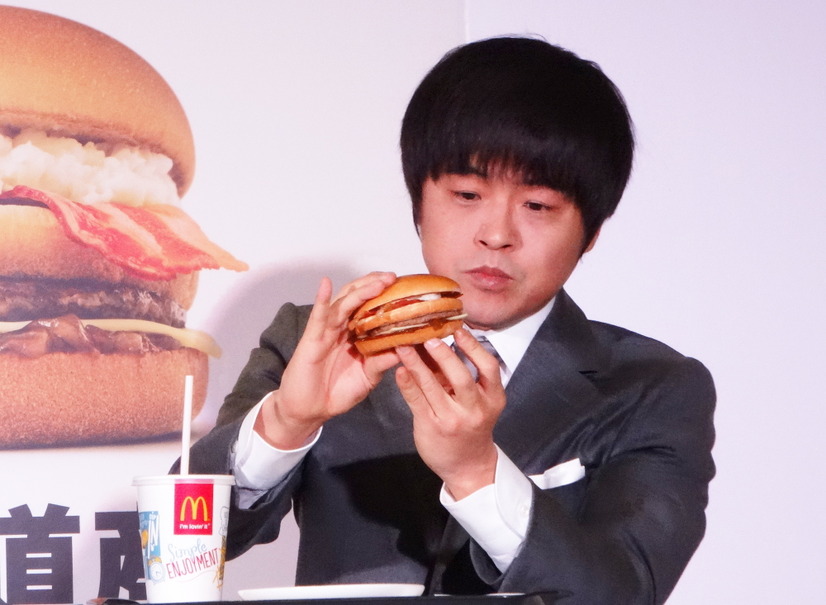 名前を募集する新商品を試食するバカリズム