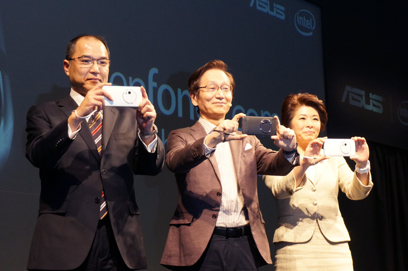記者発表会のゲストにはHOYAの神原稔氏（写真左）やインテルの江田麻季子氏（写真右）も列席した